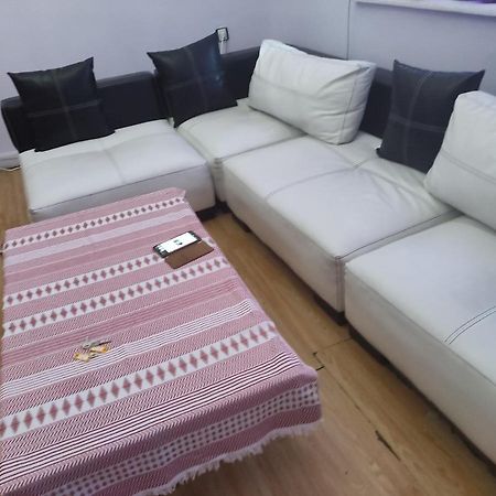 Малък Апартамент В Центъра На Гр.Бургас Burgas Exterior foto