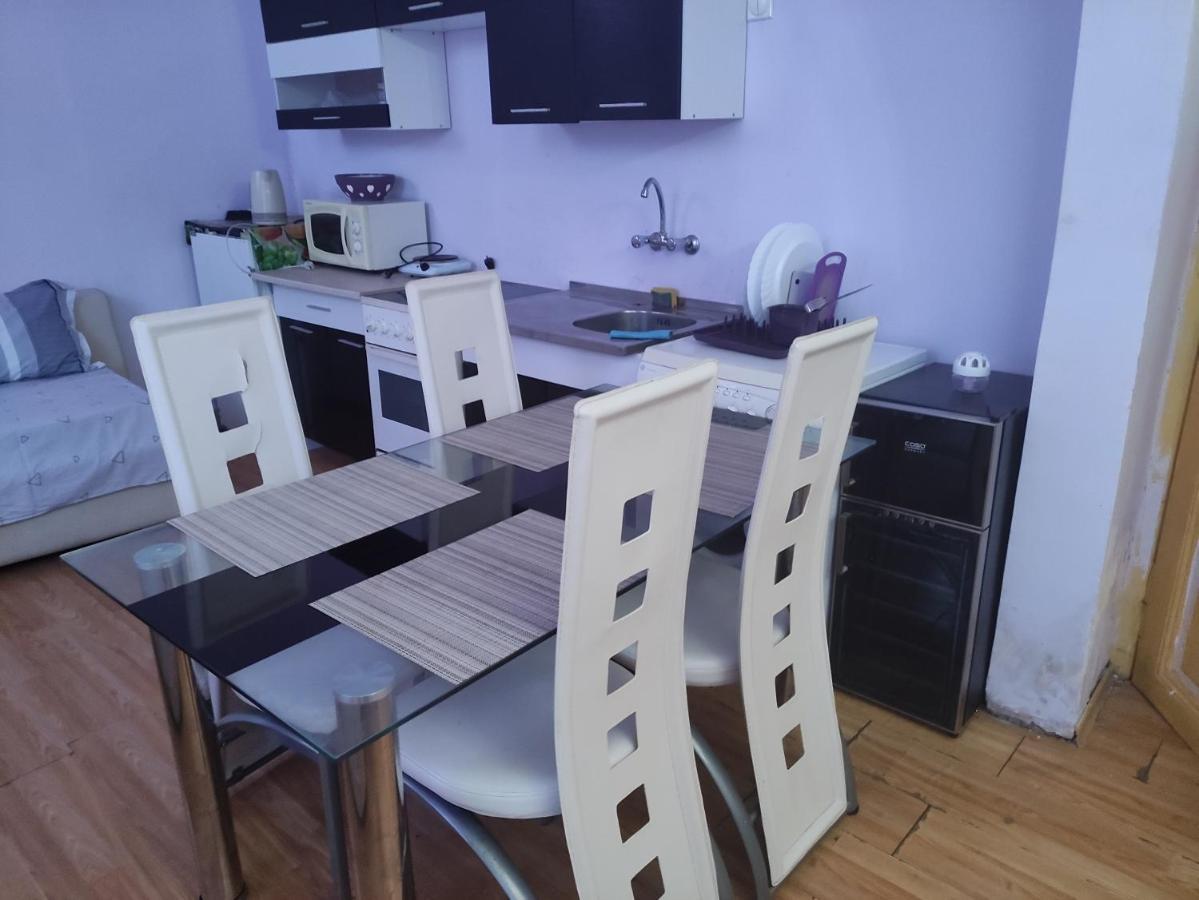 Малък Апартамент В Центъра На Гр.Бургас Burgas Exterior foto